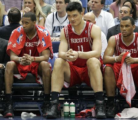 CBA杯“山东德比”裁判频繁纵容大动作引热议！媒体人质疑不作为（CBA杯山东德比争议升级：裁判被指放任大动作，媒体人质疑不作为）