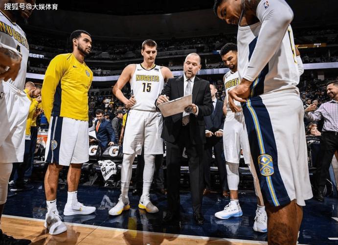 国王vs热火前瞻：拉文PK阿德巴约，谁能率队结束连败？（国王大战热火前瞻：拉文对决阿德巴约，谁能带队终结连败？）