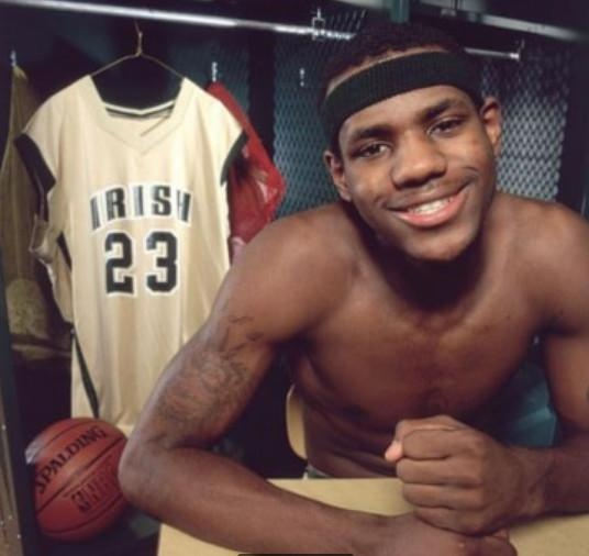 亚洲冠军又输了，一胜难求排名垫底，球迷吐槽：怎么进的世界杯？（亚洲冠军再败仍零胜垫底，球迷吐槽：这也能进世界杯？）