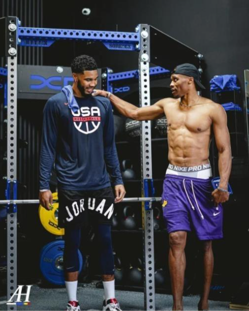 意媒：米兰派球探现场考察亨克18岁前腰卡雷察斯（意媒：米兰球探到现场考察亨克18岁前腰卡雷察斯）