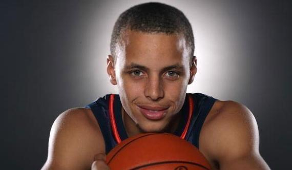 这后撤步跳投太无解（这记后撤步跳投简直不可阻挡）